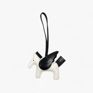 No 44 - Pony
